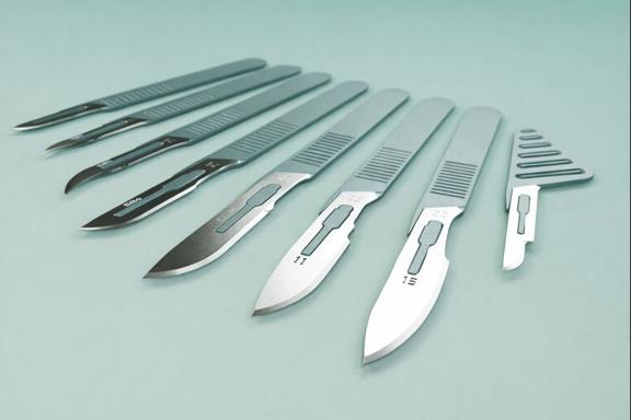 تیغ 11 در جراحی ها